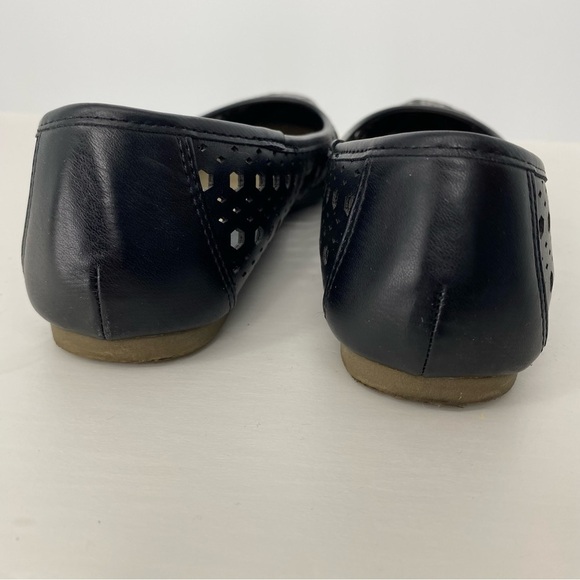 Bongo Frenzy circle laser cut black pointed toe ballet flats, 8.5M - Picture 7 of 12